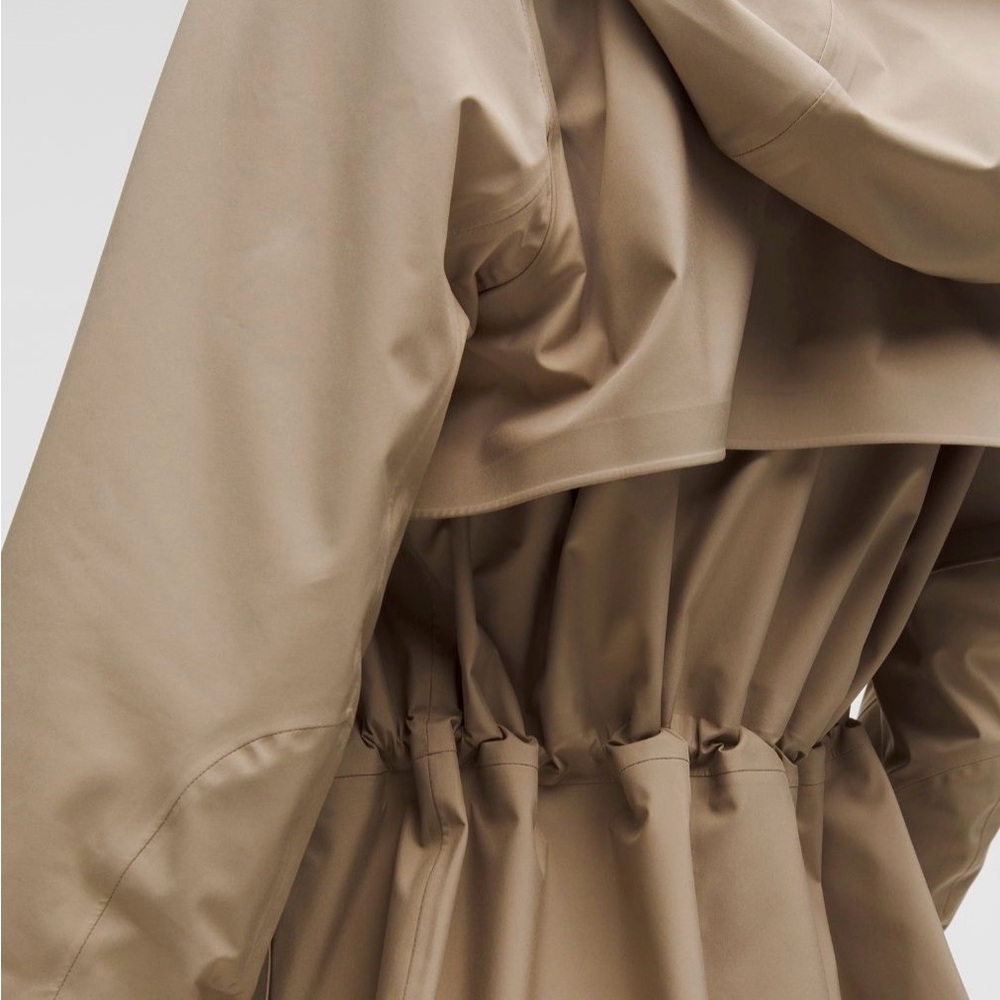 Lululemon - Rain Rebel Jacket in sheer oak - Picture 2 of 6